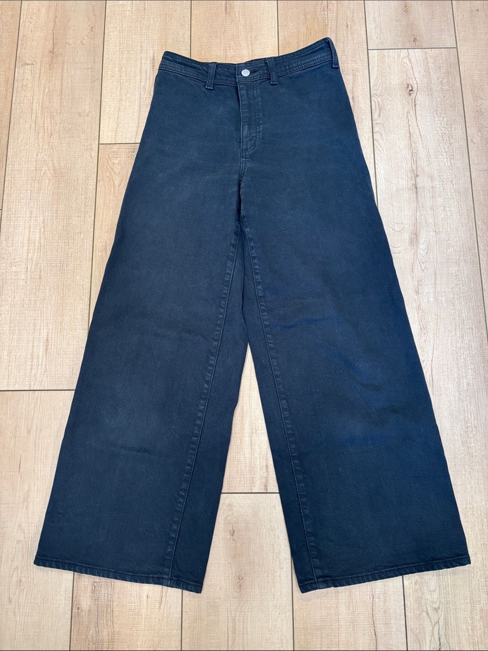 Universal Thread Sailor Wide-Leg Jeans in Black Wash